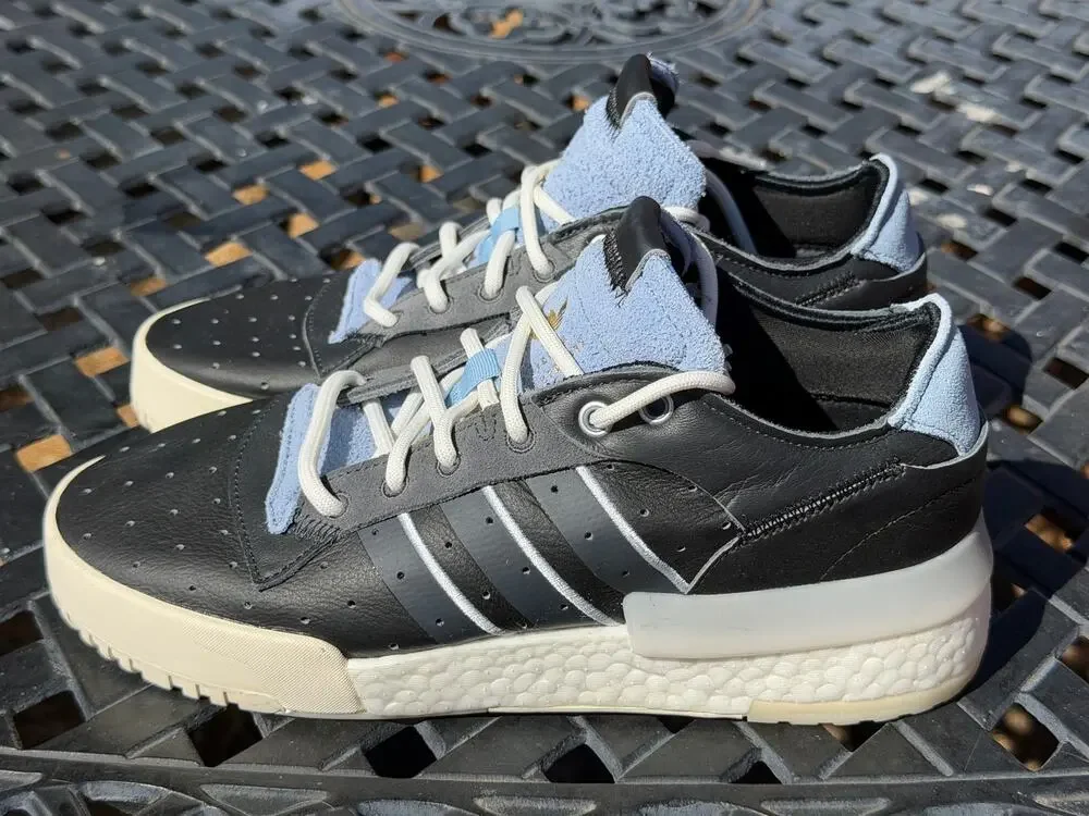 adidas Men’s Sz 7.5 Rivalry RM Low Core Black Carbon Leather sneaker EE6377